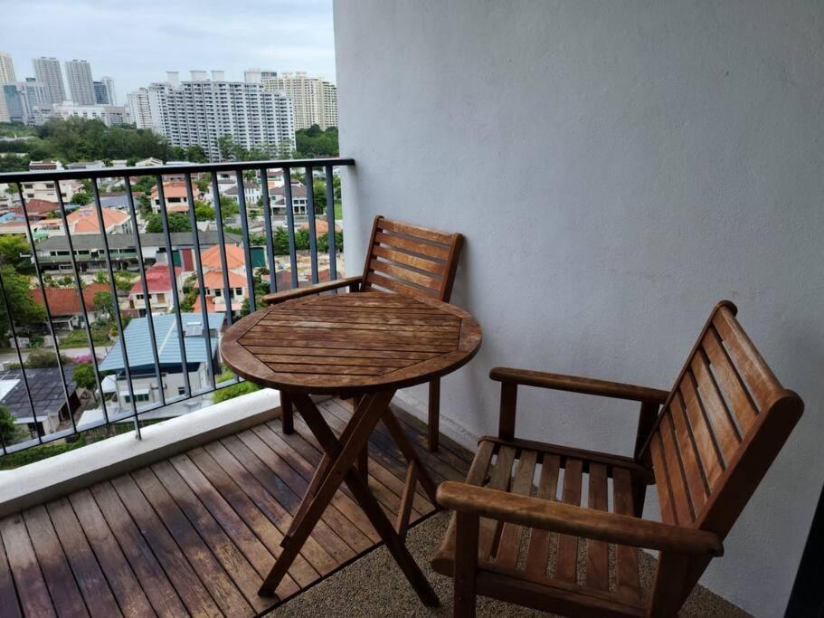 Deluxe Seaview Suite Twin Bed By The Only Bnb Tanjung Tokong Esterno foto