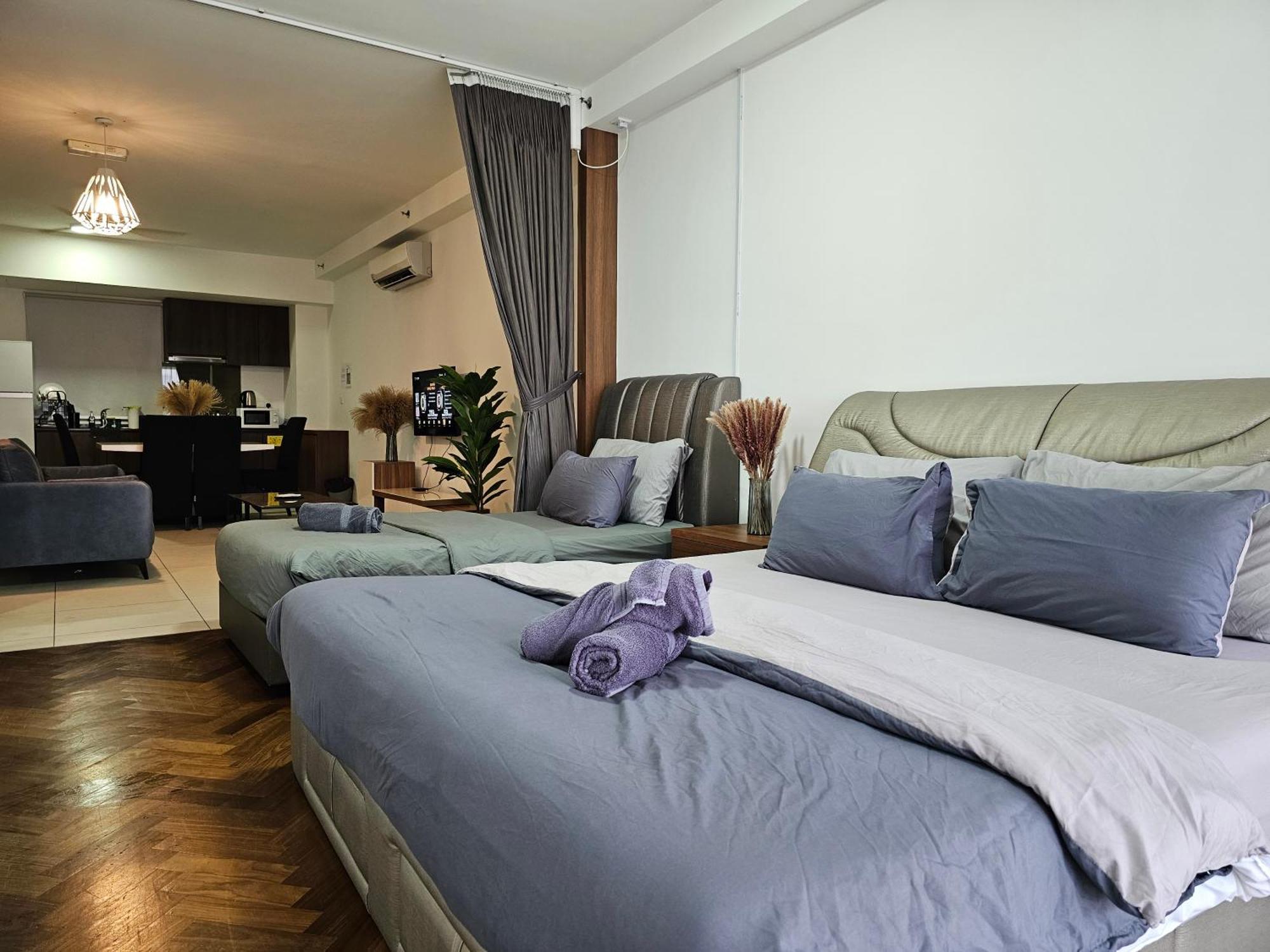 Deluxe Seaview Suite Twin Bed By The Only Bnb Tanjung Tokong Esterno foto