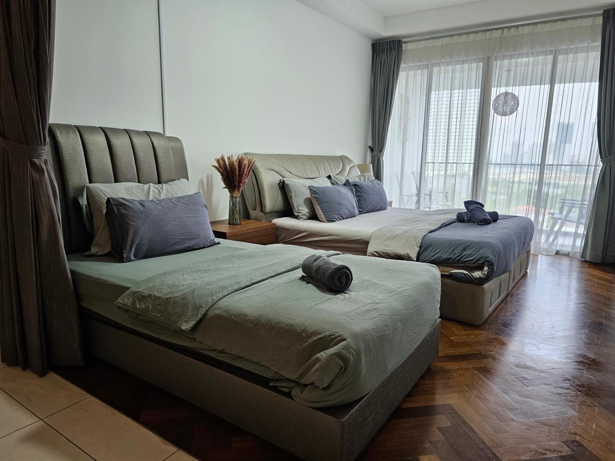 Deluxe Seaview Suite Twin Bed By The Only Bnb Tanjung Tokong Esterno foto